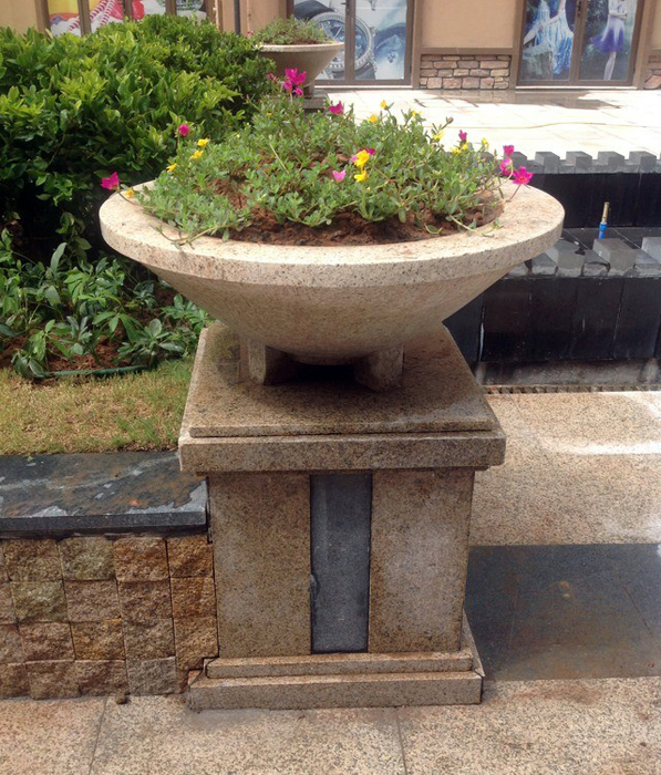石雕花盆
